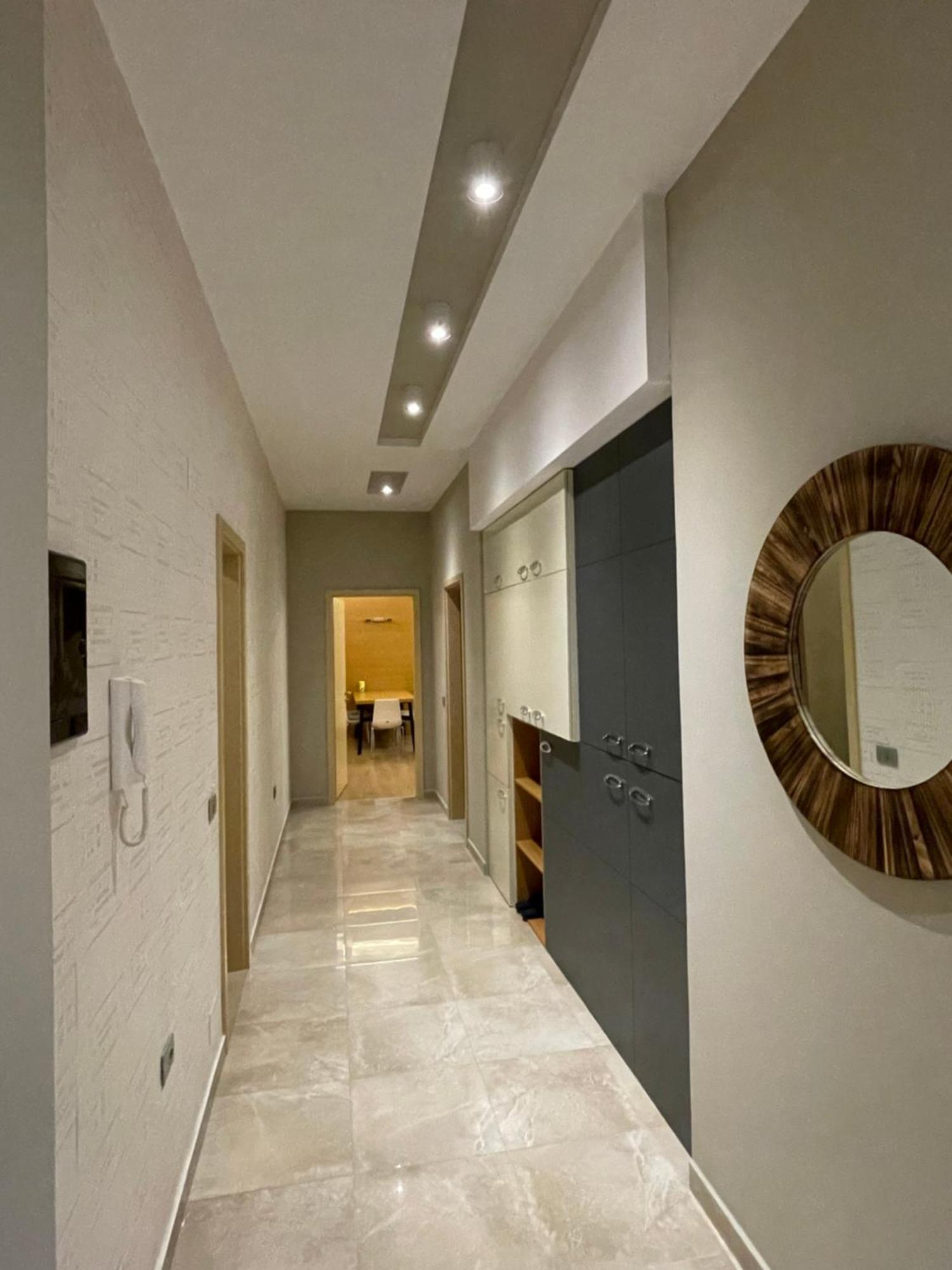 Lux Apartment ティラナ エクステリア 写真